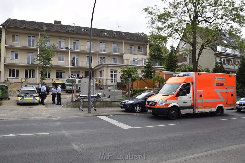 Einsatz BF Koeln Koeln Brueck Bruecker Mauspfad P06.JPG - Miklos Laubert